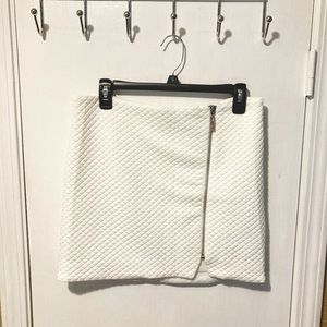 Relish women's L large front zip puff textured stretchy skirt 30-31 fitted waist